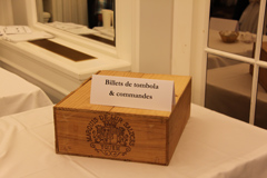 D&eacute;gustation des Bordeaux primeurs 2014 - La c&eacute;l&egrave;bre caisse de Ch&acirc;teau Yquem pour la tombola