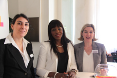 D&eacute;gustation des Bordeaux primeurs 2014 - Les h&ocirc;tesses de charme de l'accueil