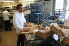 D&eacute;gustation des Bordeaux primeurs 2014 - D&eacute;coupage du pain