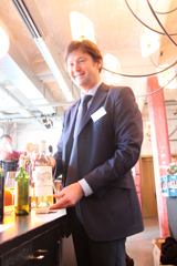 D&eacute;gustation des Bordeaux primeurs 2015 - Eric Perrin du Ch&acirc;teau Carbonnieux (Pessac-L&eacute;ognan)
